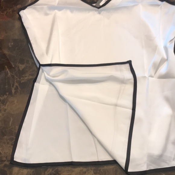 🎉White and Black Silky V Neck Tank Top! - Picture 4 of 5